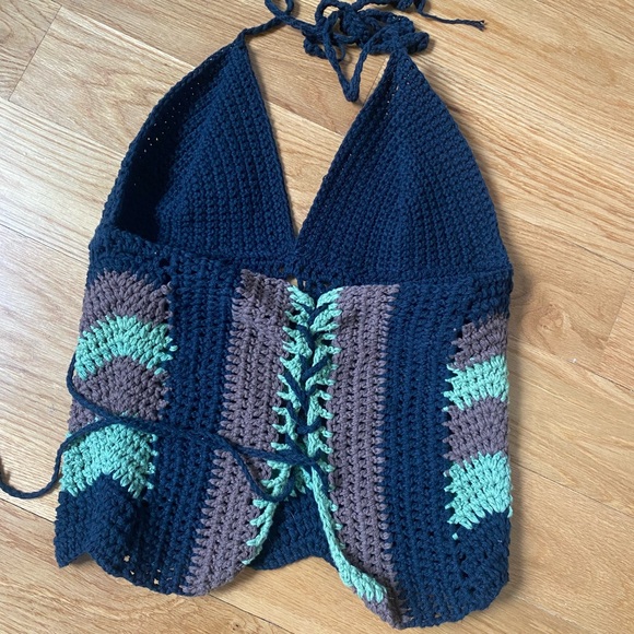 handmade crochet top - Picture 2 of 2